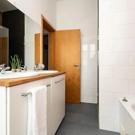 Apartament Rustic 2 Bed 5mins To Metro & Tram Lizbona