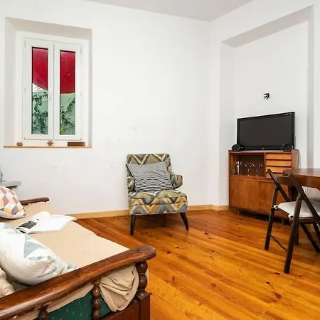 Apartament Rustic 2 Bed 5mins To Metro & Tram *