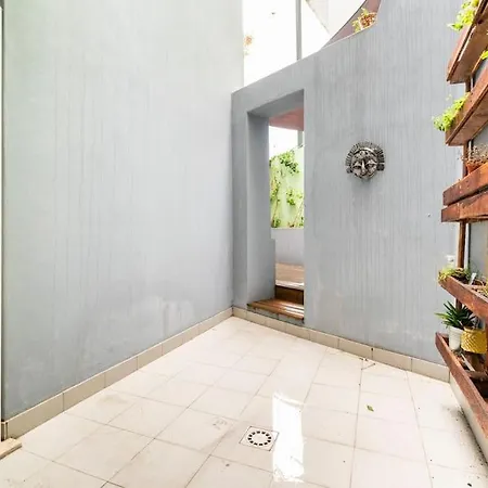 Apartament Rustic 2 Bed 5mins To Metro & Tram