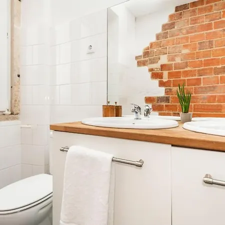 Apartament Rustic 2 Bed 5mins To Metro & Tram Lizbona